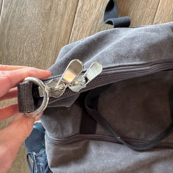 Lo & Sons Catalina Deluxe Large gray bag - Picture 7 of 13